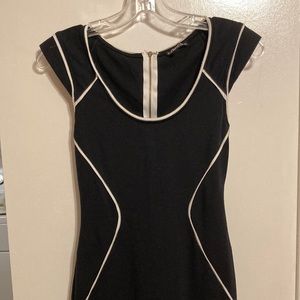 ⚫️ Express Women’s Fitted Dress (size 0) Some Work Needed!